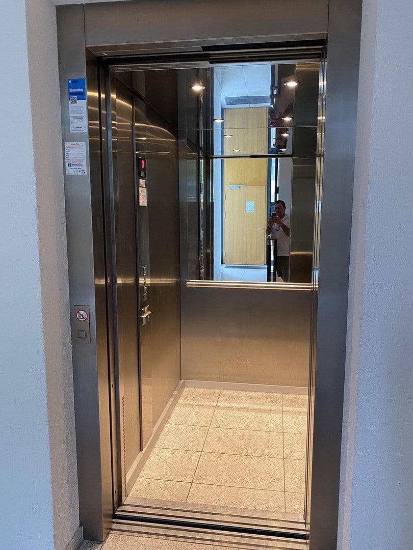 Prenájom bytu 3-izbový 85 m², Köln, Severné Porýnie - Westfálsko Prenájom bytu 3-izbový 85 m², Köln, Severné Porýnie - Westfálsko