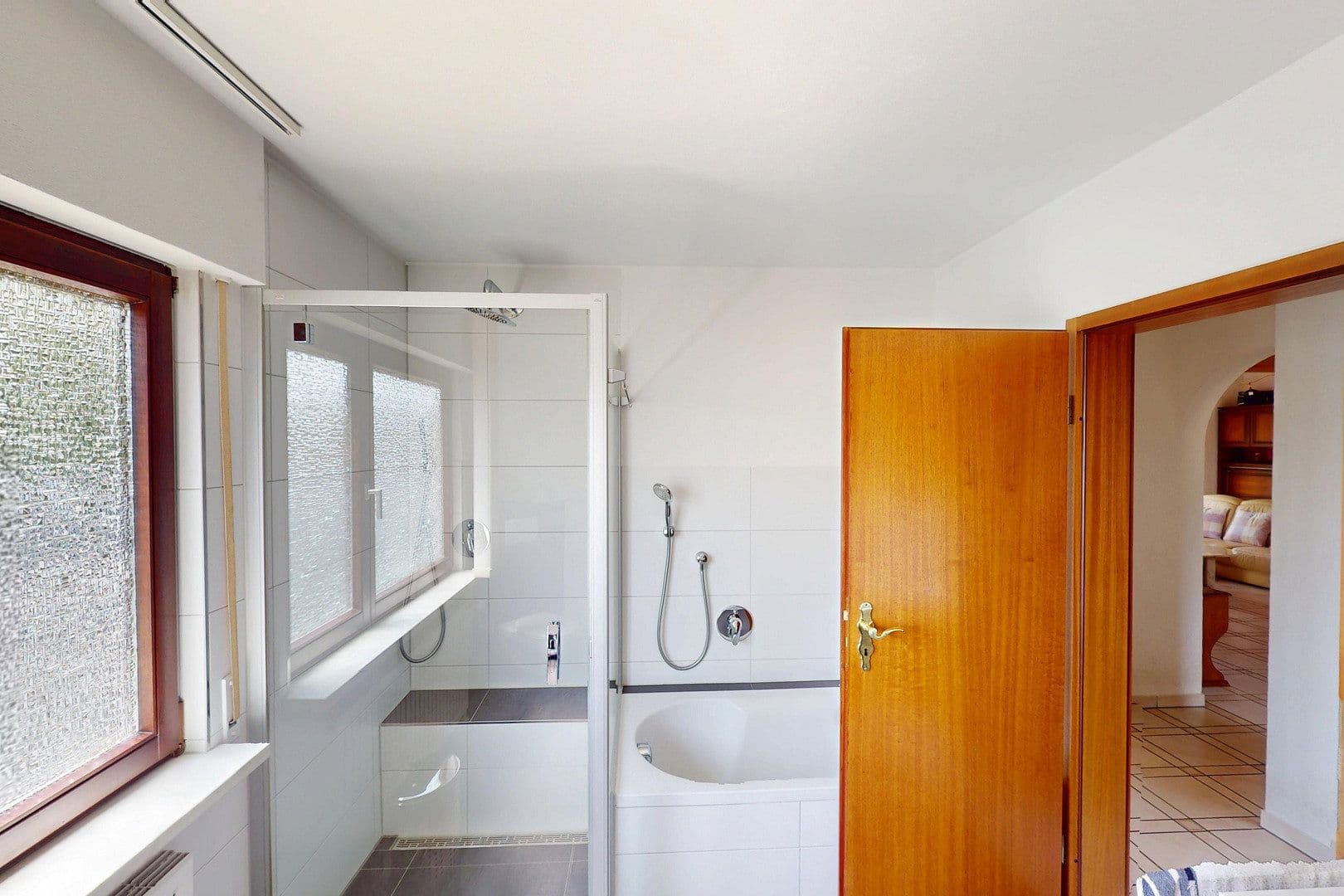 Predaj domu 197 m², pozemok 501 m², Am See 2/1, Großbettlingen, Bádensko-Wurttembersko Predaj domu 197 m², pozemok 501 m², Am See 2/1, Großbettlingen, Bádensko-Wurttembersko