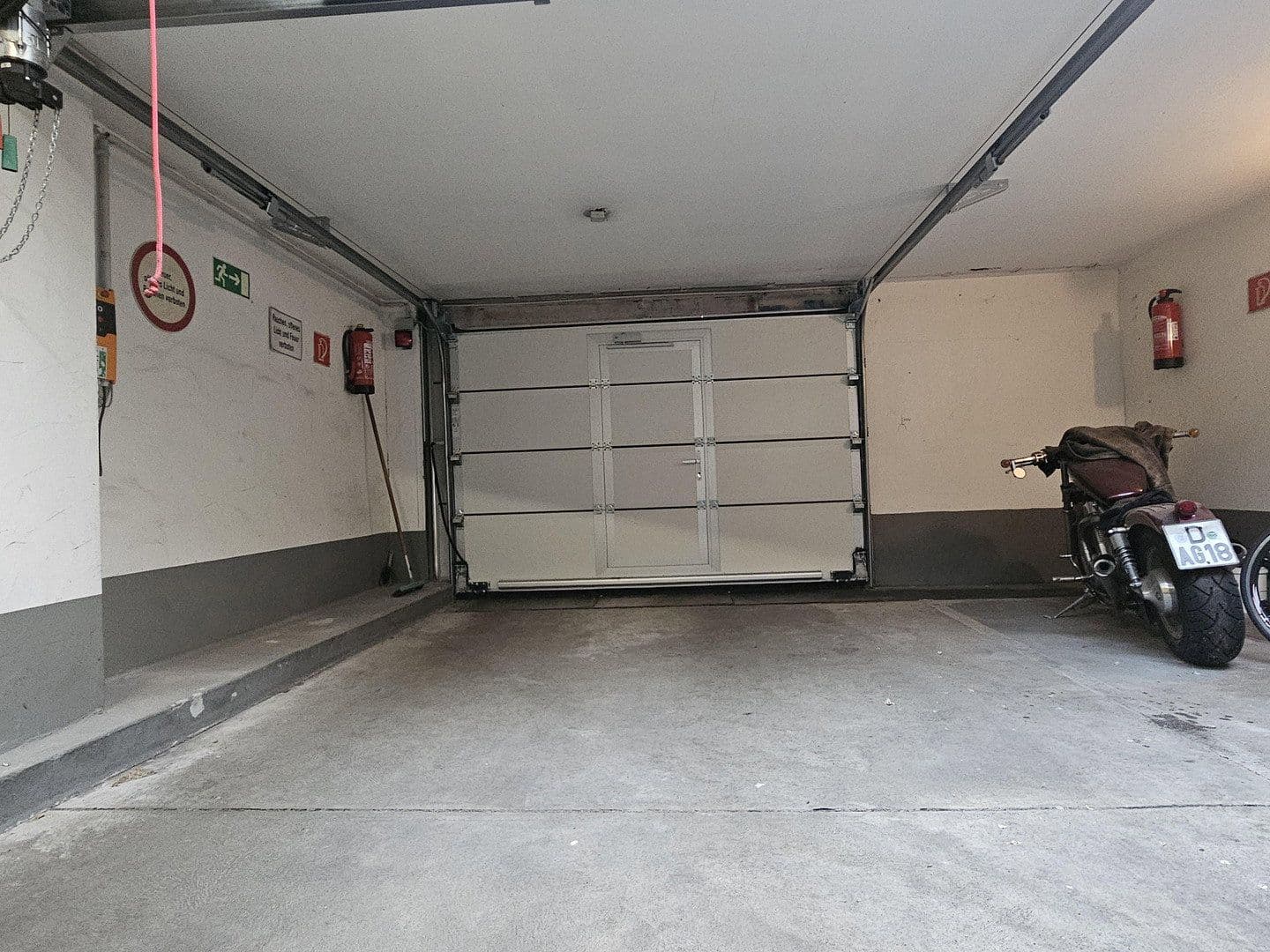 Prenájom garáže, Bagelstraße 98, Düsseldorf, Severné Porýnie - Westfálsko Prenájom garáže, Bagelstraße 98, Düsseldorf, Severné Porýnie - Westfálsko