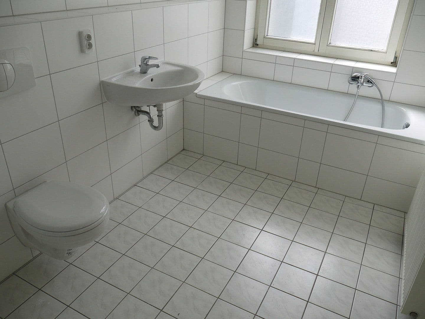 Prenájom bytu 4-izbový 146 m², Dresden, Sasko Prenájom bytu 4-izbový 146 m², Dresden, Sasko