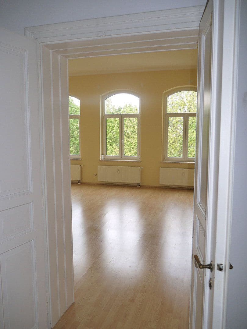 Prenájom bytu 4-izbový 146 m², Dresden, Sasko Prenájom bytu 4-izbový 146 m², Dresden, Sasko