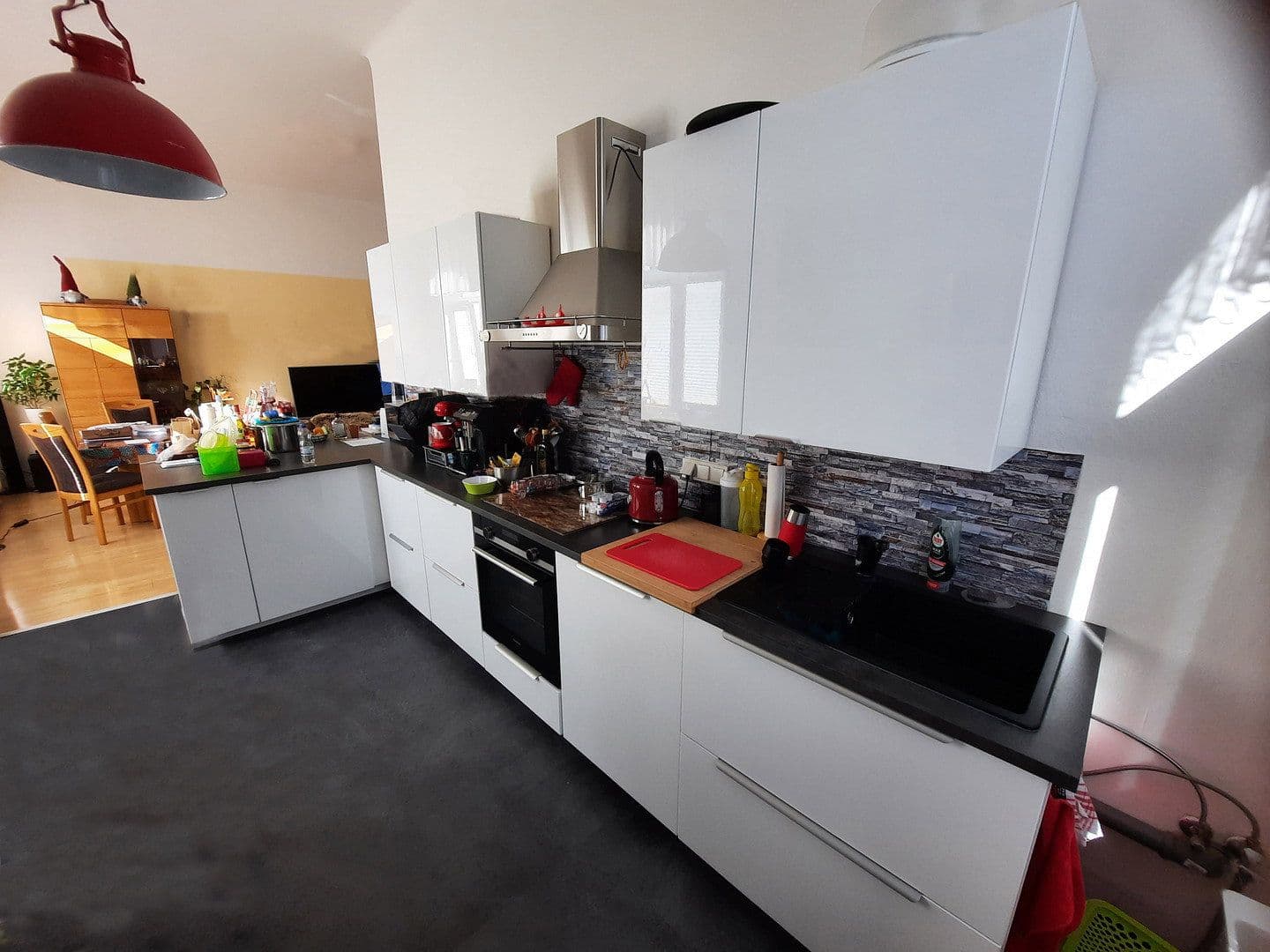 Prenájom bytu 4-izbový 146 m², Dresden, Sasko Prenájom bytu 4-izbový 146 m², Dresden, Sasko