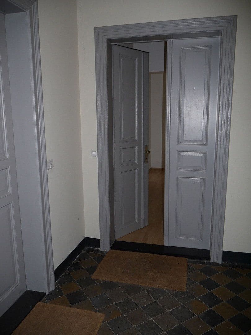Prenájom bytu 4-izbový 146 m², Dresden, Sasko Prenájom bytu 4-izbový 146 m², Dresden, Sasko