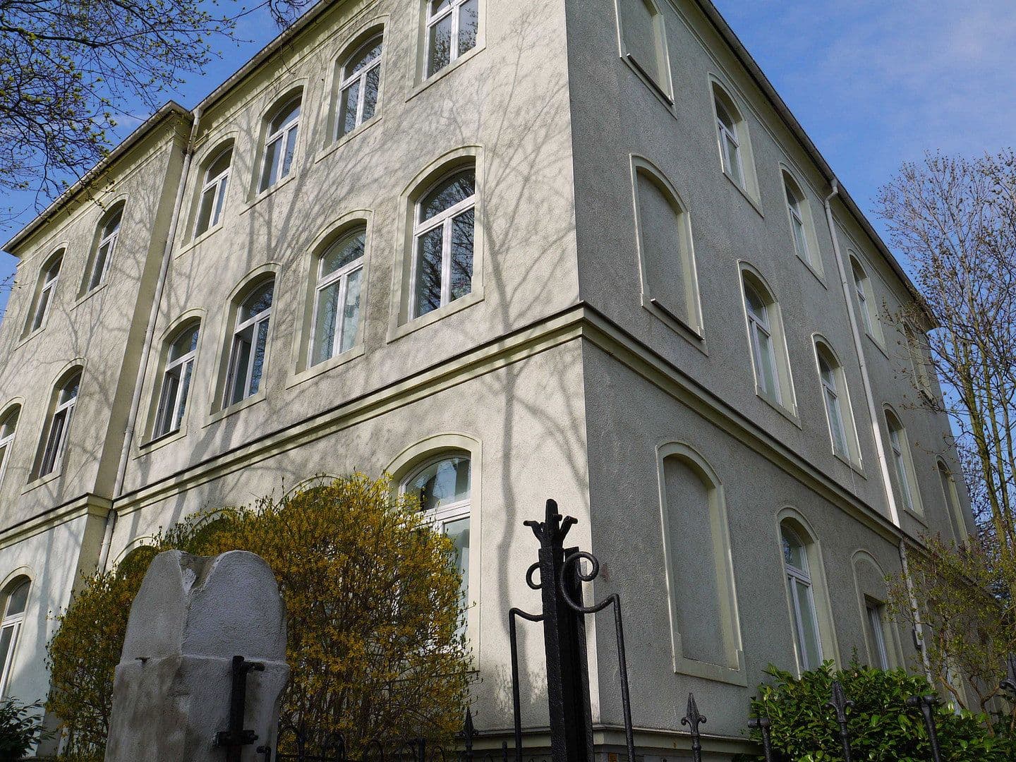 Prenájom bytu 4-izbový 146 m², Dresden, Sasko Prenájom bytu 4-izbový 146 m², Dresden, Sasko