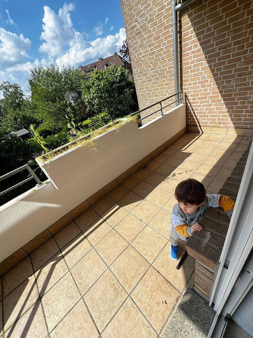 Prenájom bytu 3-izbový 81 m², Obere Saarlandstrasse 5, Mülheim an der Ruhr, Severné Porýnie - Westfálsko Prenájom bytu 3-izbový 81 m², Obere Saarlandstrasse 5, Mülheim an der Ruhr, Severné Porýnie - Westfálsko