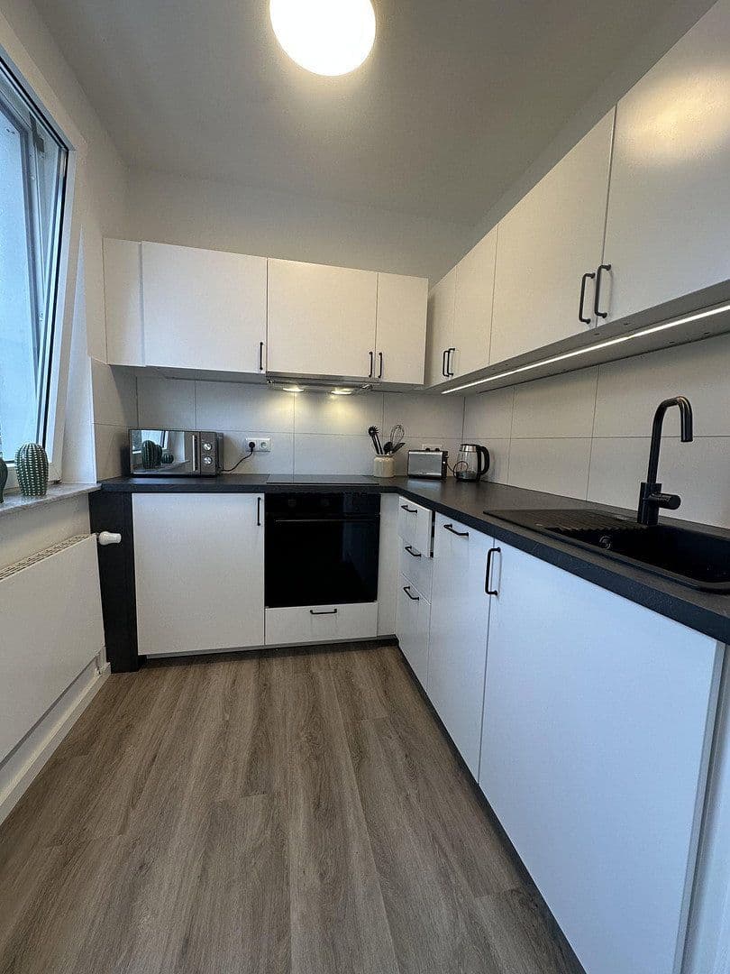 Prenájom bytu 1-izbový 32 m², Albertstraße 76, Düsseldorf, Severné Porýnie - Westfálsko Prenájom bytu 1-izbový 32 m², Albertstraße 76, Düsseldorf, Severné Porýnie - Westfálsko