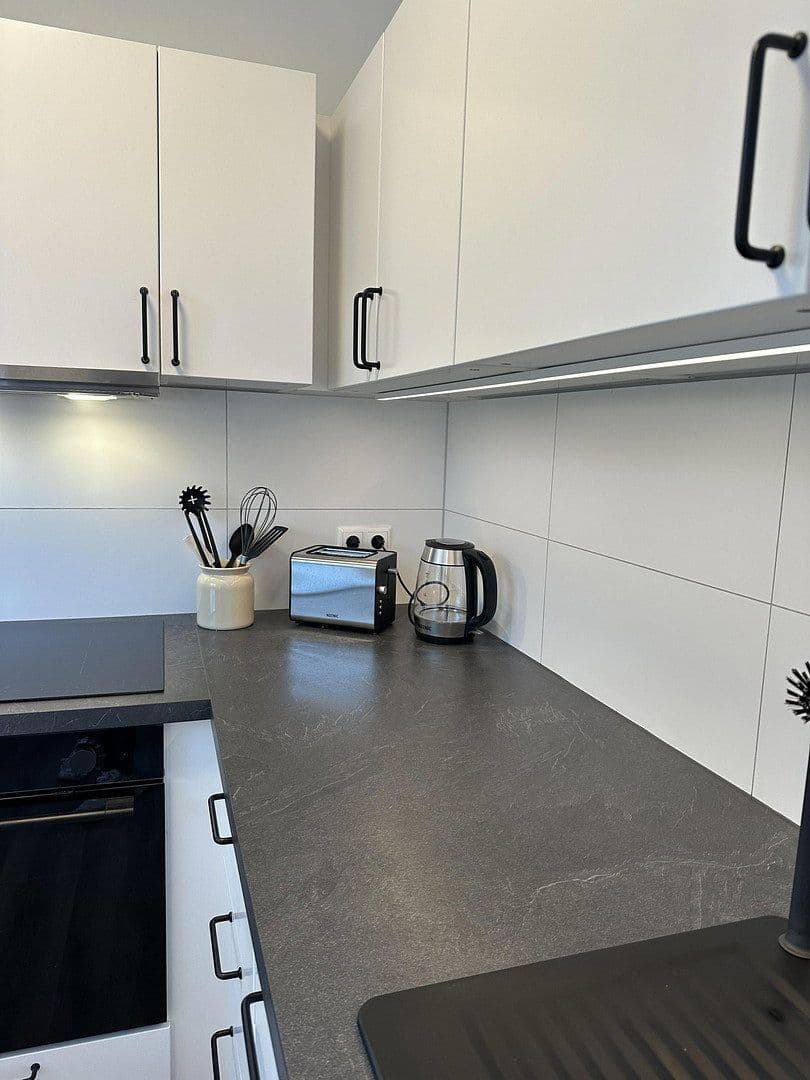 Prenájom bytu 1-izbový 32 m², Albertstraße 76, Düsseldorf, Severné Porýnie - Westfálsko Prenájom bytu 1-izbový 32 m², Albertstraße 76, Düsseldorf, Severné Porýnie - Westfálsko