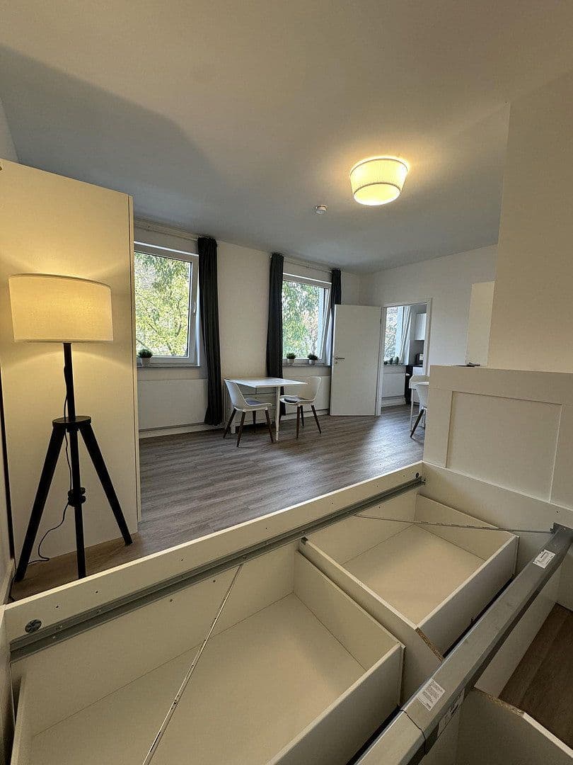 Prenájom bytu 1-izbový 32 m², Albertstraße 76, Düsseldorf, Severné Porýnie - Westfálsko Prenájom bytu 1-izbový 32 m², Albertstraße 76, Düsseldorf, Severné Porýnie - Westfálsko