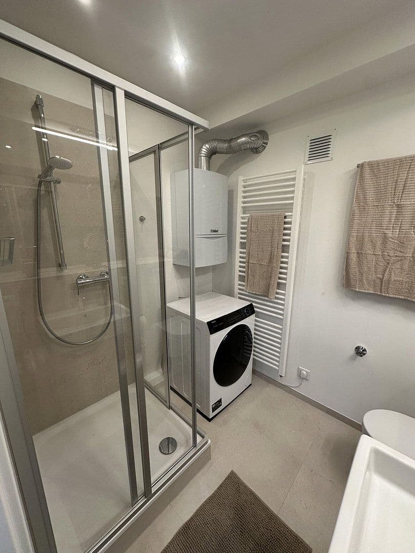 Prenájom bytu 1-izbový 32 m², Albertstraße 76, Düsseldorf, Severné Porýnie - Westfálsko Prenájom bytu 1-izbový 32 m², Albertstraße 76, Düsseldorf, Severné Porýnie - Westfálsko