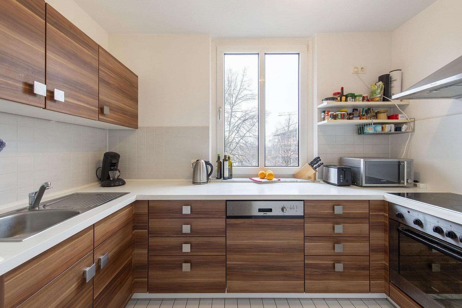 Prenájom bytu 2-izbový 70 m², Fürkhofstr. 18, München-Bogenhausen, Bavorsko Prenájom bytu 2-izbový 70 m², Fürkhofstr. 18, München-Bogenhausen, Bavorsko