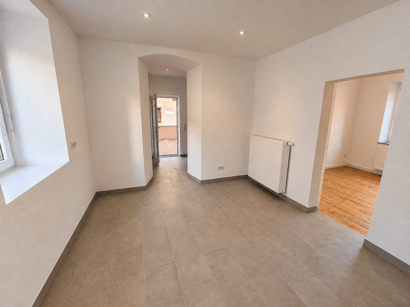 Prenájom bytu 2-izbový 90 m², Höhr-Grenzhausen, Porýnie-Falcko Prenájom bytu 2-izbový 90 m², Höhr-Grenzhausen, Porýnie-Falcko