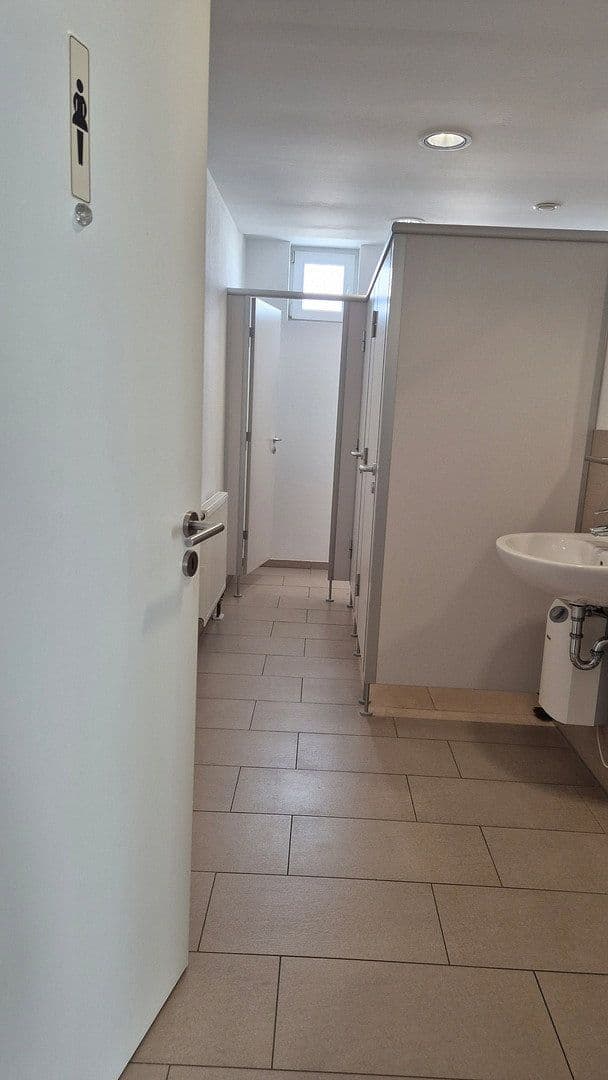 Prenájom kancelárie 613 m², Alzenau, Bavorsko Prenájom kancelárie 613 m², Alzenau, Bavorsko