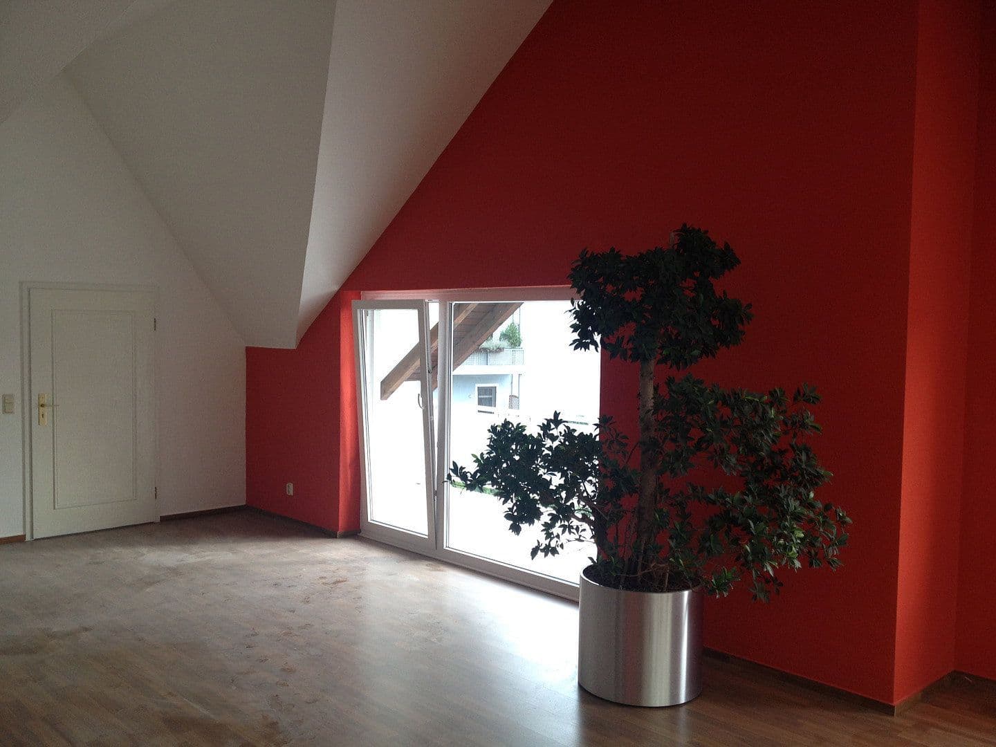Prenájom bytu 3-izbový 120 m², Gotha, Durínsko Prenájom bytu 3-izbový 120 m², Gotha, Durínsko