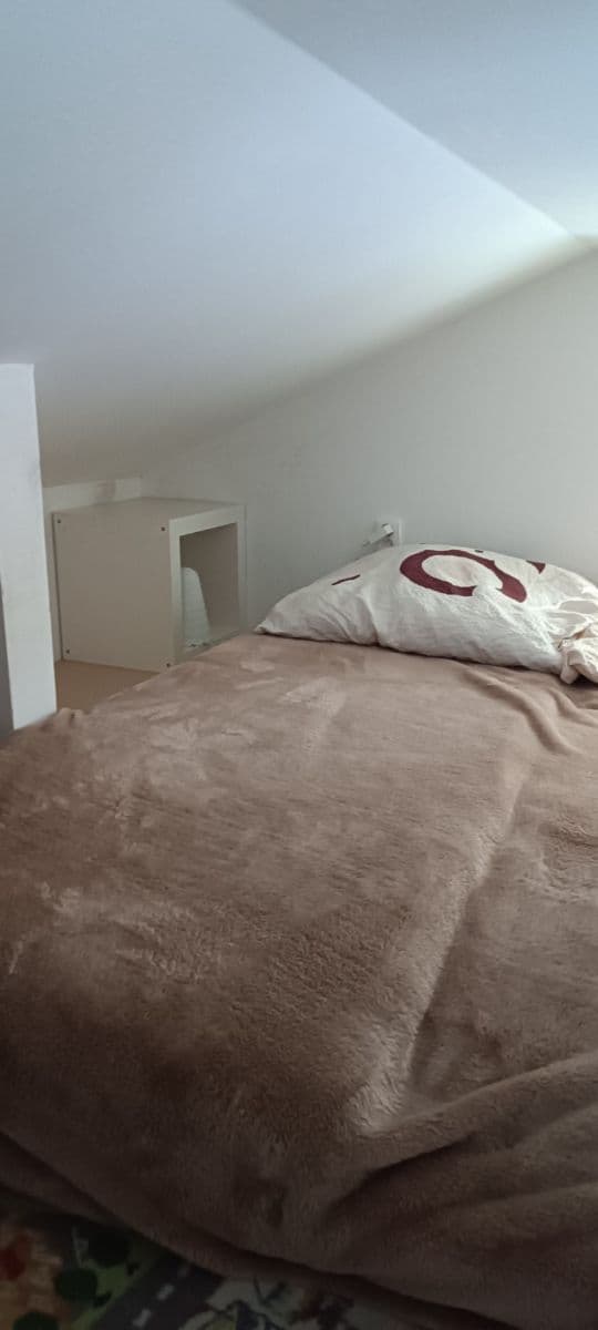 Predaj rekreačného objektu 60 m², pozemok 1.550 m², Benešov, Středočeský kraj Predaj rekreačného objektu 60 m², pozemok 1.550 m², Benešov, Středočeský kraj