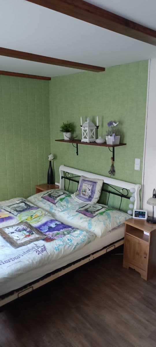 Predaj rekreačného objektu 60 m², pozemok 1.550 m², Benešov, Středočeský kraj Predaj rekreačného objektu 60 m², pozemok 1.550 m², Benešov, Středočeský kraj