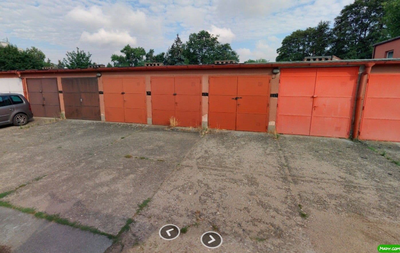 Prenájom garáže 19 m², Hradec Králové, Královéhradecký kraj Prenájom garáže 19 m², Hradec Králové, Královéhradecký kraj
