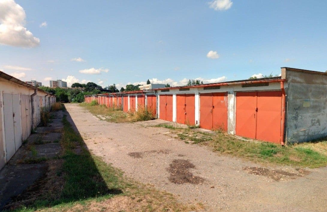 Prenájom garáže 19 m², Hradec Králové, Královéhradecký kraj Prenájom garáže 19 m², Hradec Králové, Královéhradecký kraj