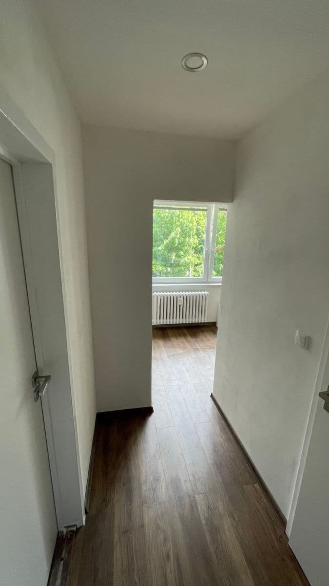 Prenájom bytu 1-izbový 34 m², Štouračova, Brno, Jihomoravský kraj Prenájom bytu 1-izbový 34 m², Štouračova, Brno, Jihomoravský kraj