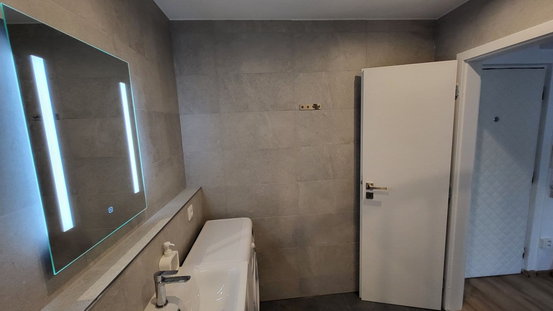 Prenájom bytu 2-izbový 37 m², Kryblická, Trutnov, Královéhradecký kraj Prenájom bytu 2-izbový 37 m², Kryblická, Trutnov, Královéhradecký kraj