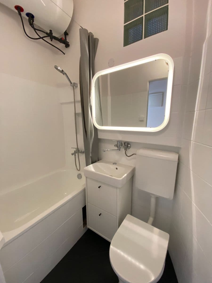 Prenájom bytu 2-izbový 42 m², Ježkova, Praha, Praha Prenájom bytu 2-izbový 42 m², Ježkova, Praha, Praha