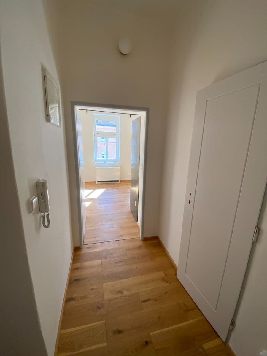 Prenájom bytu 2-izbový 42 m², Ježkova, Praha, Praha Prenájom bytu 2-izbový 42 m², Ježkova, Praha, Praha