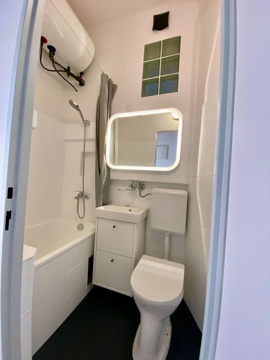 Prenájom bytu 2-izbový 42 m², Ježkova, Praha, Praha Prenájom bytu 2-izbový 42 m², Ježkova, Praha, Praha