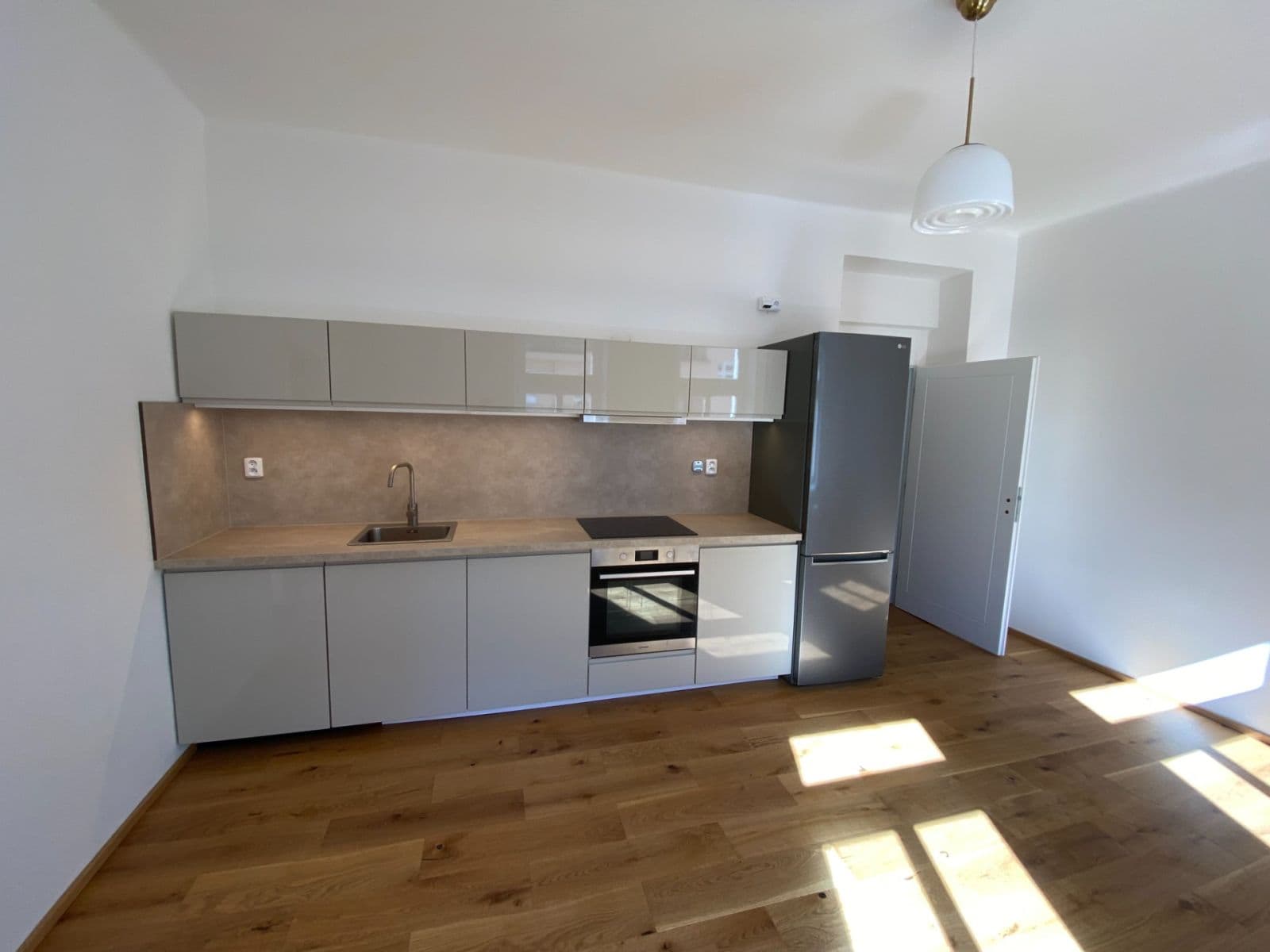 Prenájom bytu 2-izbový 42 m², Ježkova, Praha, Praha Prenájom bytu 2-izbový 42 m², Ježkova, Praha, Praha