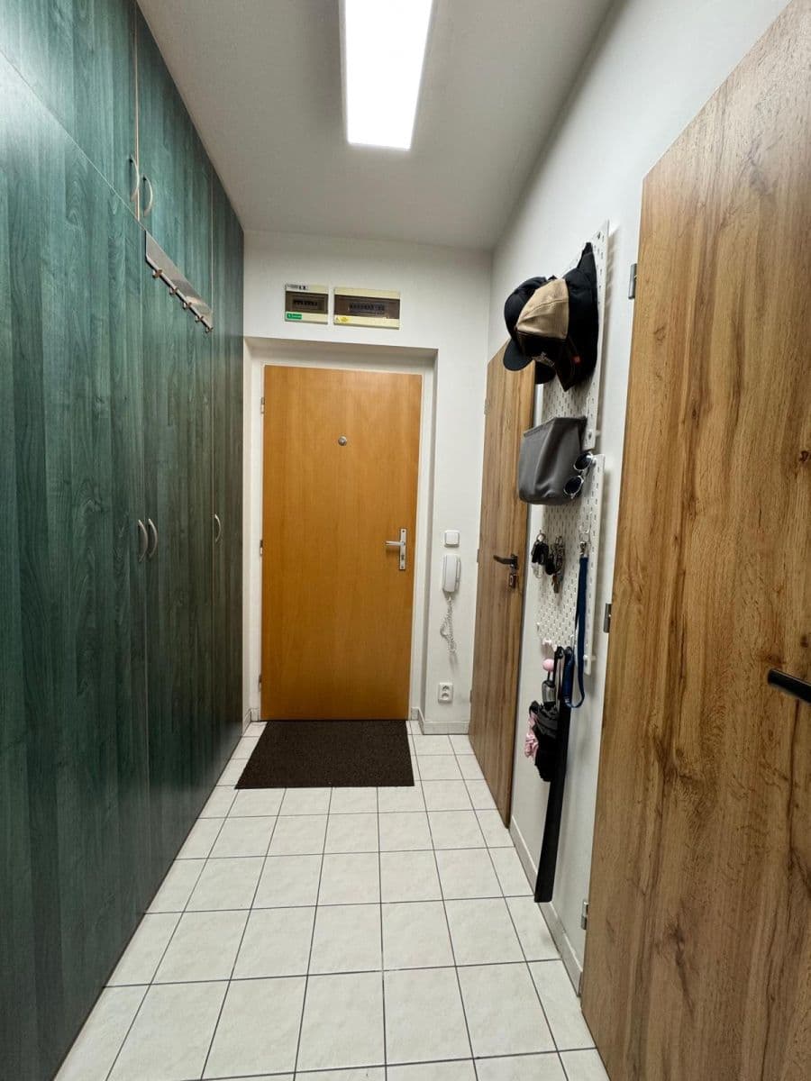 Prenájom bytu 2-izbový 44 m², Čsl. armády, Hostivice, Středočeský kraj Prenájom bytu 2-izbový 44 m², Čsl. armády, Hostivice, Středočeský kraj
