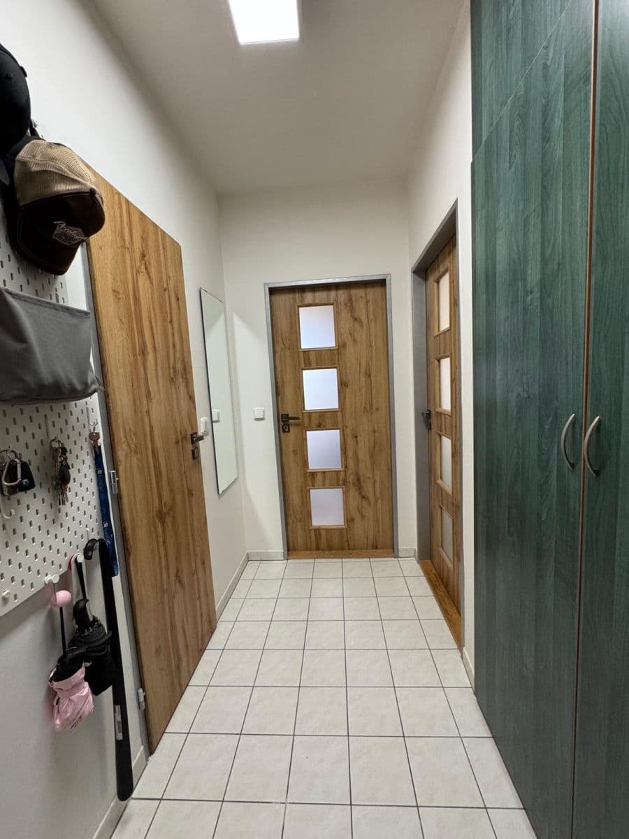 Prenájom bytu 2-izbový 44 m², Čsl. armády, Hostivice, Středočeský kraj Prenájom bytu 2-izbový 44 m², Čsl. armády, Hostivice, Středočeský kraj