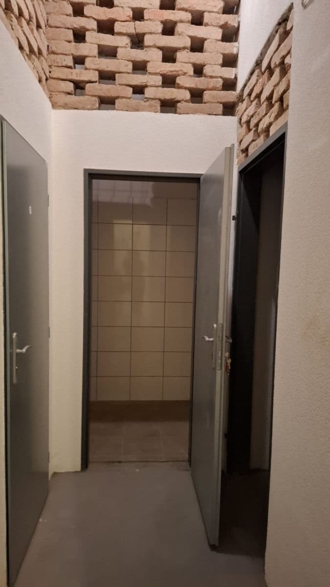 Predaj nebytového priestoru 4 m², U Rajské zahrady, Praha, Praha Predaj nebytového priestoru 4 m², U Rajské zahrady, Praha, Praha