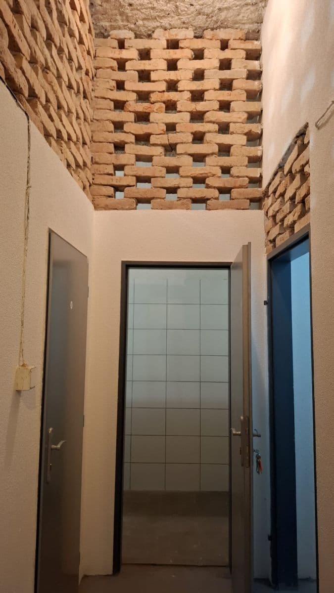 Predaj nebytového priestoru 4 m², U Rajské zahrady, Praha, Praha Predaj nebytového priestoru 4 m², U Rajské zahrady, Praha, Praha