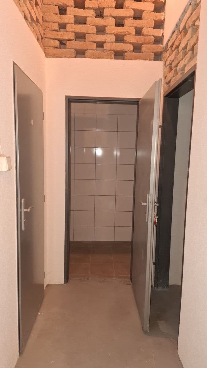 Predaj nebytového priestoru 4 m², U Rajské zahrady, Praha, Praha Predaj nebytového priestoru 4 m², U Rajské zahrady, Praha, Praha
