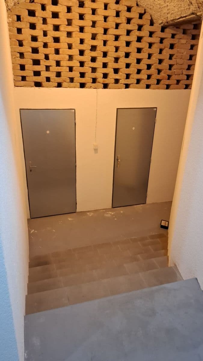 Predaj nebytového priestoru 4 m², U Rajské zahrady, Praha, Praha Predaj nebytového priestoru 4 m², U Rajské zahrady, Praha, Praha