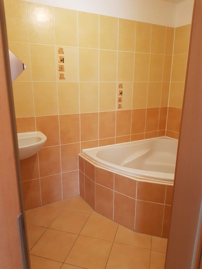 Prenájom bytu 2-izbový 61 m², Holubinková, Praha, Praha Prenájom bytu 2-izbový 61 m², Holubinková, Praha, Praha