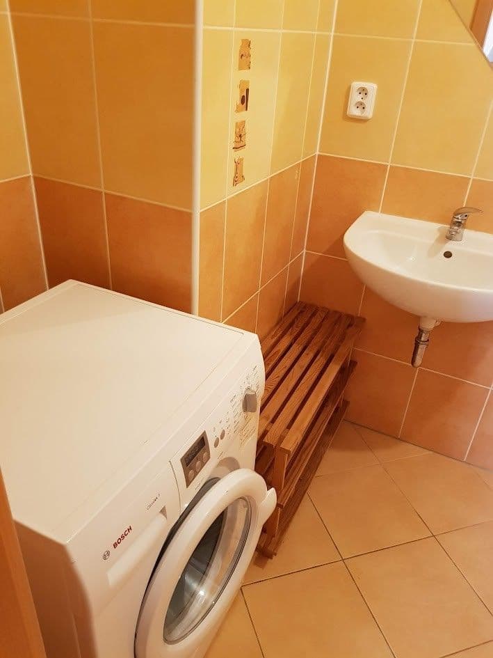 Prenájom bytu 2-izbový 61 m², Holubinková, Praha, Praha Prenájom bytu 2-izbový 61 m², Holubinková, Praha, Praha