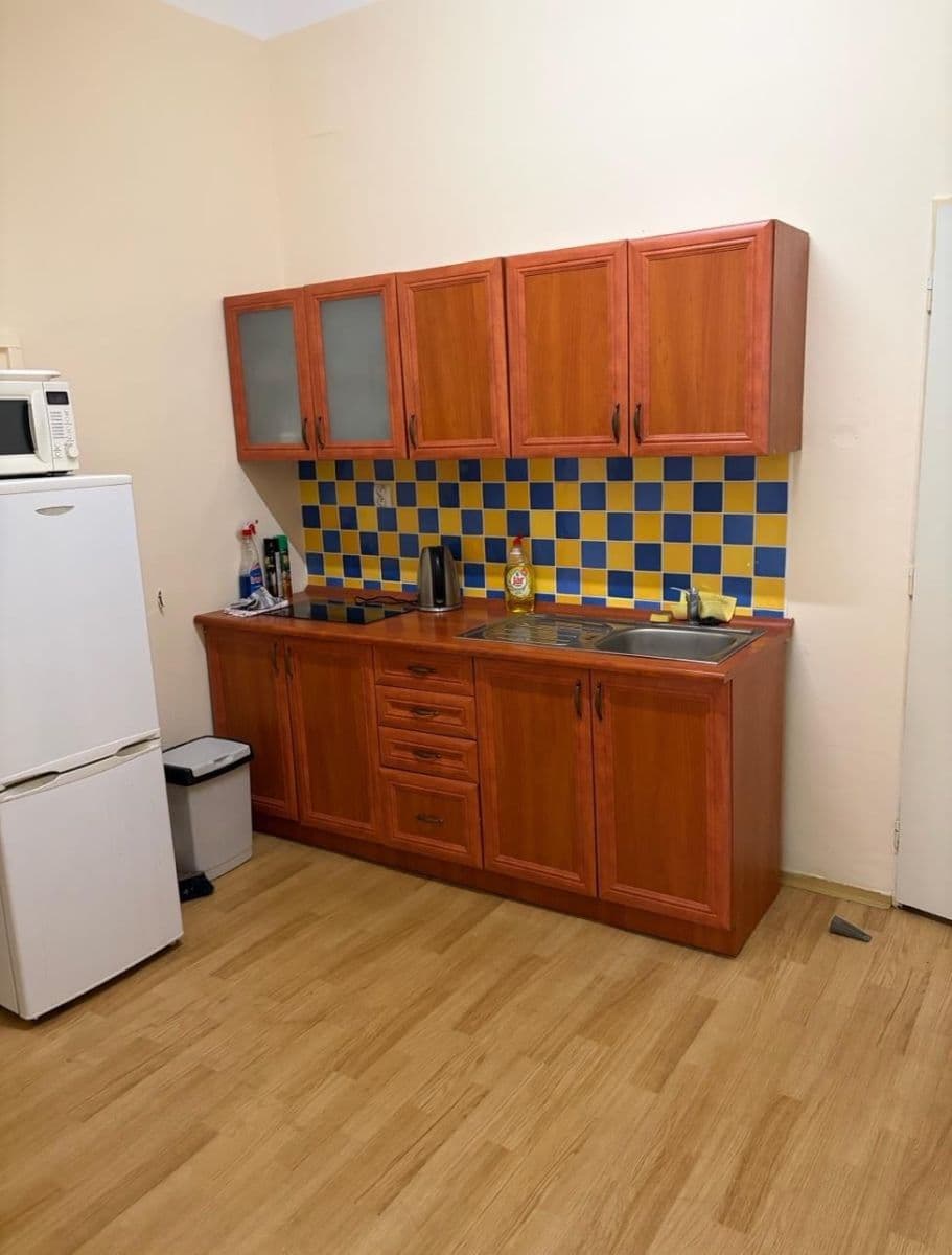 Prenájom bytu 3-izbový 87 m², Korunovační, Praha, Praha Prenájom bytu 3-izbový 87 m², Korunovační, Praha, Praha
