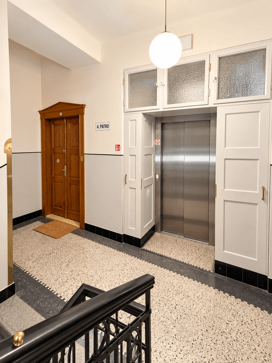 Prenájom bytu 2-izbový 48 m², Čajkovského, Praha, Praha Prenájom bytu 2-izbový 48 m², Čajkovského, Praha, Praha
