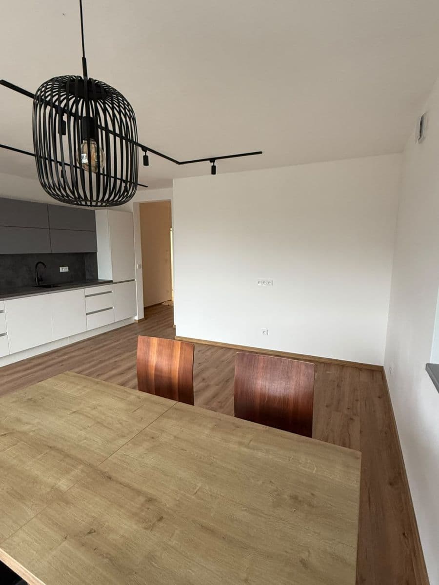 Prenájom bytu 3-izbový 51 m², Žleby, Rozdrojovice, Jihomoravský kraj Prenájom bytu 3-izbový 51 m², Žleby, Rozdrojovice, Jihomoravský kraj