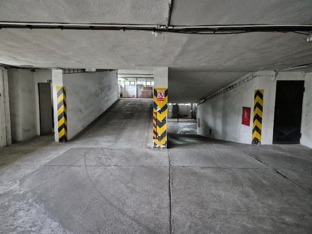Predaj garáže 12 m², Loosova, Brno, Jihomoravský kraj Predaj garáže 12 m², Loosova, Brno, Jihomoravský kraj