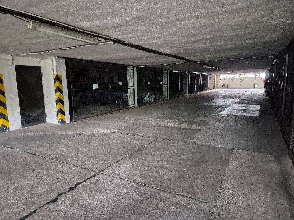 Predaj garáže 12 m², Loosova, Brno, Jihomoravský kraj Predaj garáže 12 m², Loosova, Brno, Jihomoravský kraj