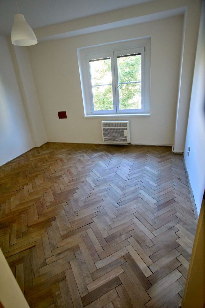 Prenájom bytu 3-izbový 59 m², Biskupcova, Praha, Praha Prenájom bytu 3-izbový 59 m², Biskupcova, Praha, Praha