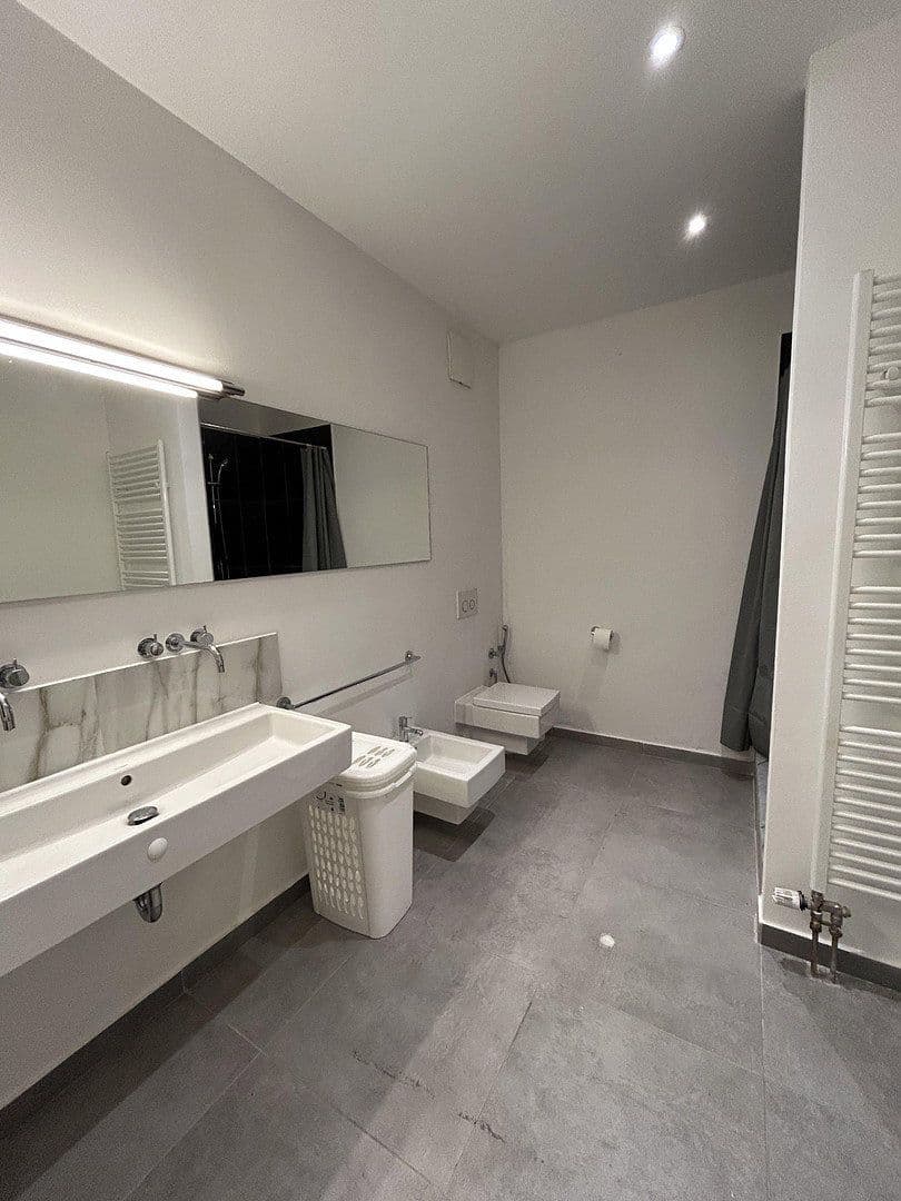Predaj bytu 7-izbový 178 m², Karlsruhe, Bádensko-Wurttembersko Predaj bytu 7-izbový 178 m², Karlsruhe, Bádensko-Wurttembersko
