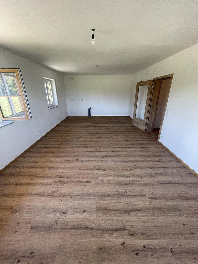 Prenájom bytu 4-izbový 103 m², Fridolfing, Bavorsko Prenájom bytu 4-izbový 103 m², Fridolfing, Bavorsko