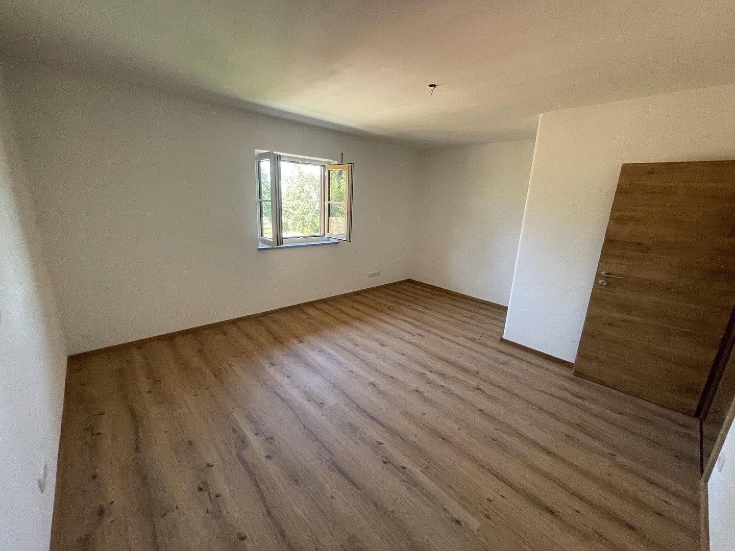 Prenájom bytu 4-izbový 103 m², Fridolfing, Bavorsko Prenájom bytu 4-izbový 103 m², Fridolfing, Bavorsko
