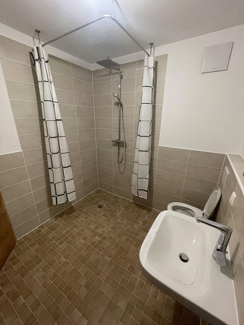 Prenájom bytu 4-izbový 103 m², Fridolfing, Bavorsko Prenájom bytu 4-izbový 103 m², Fridolfing, Bavorsko