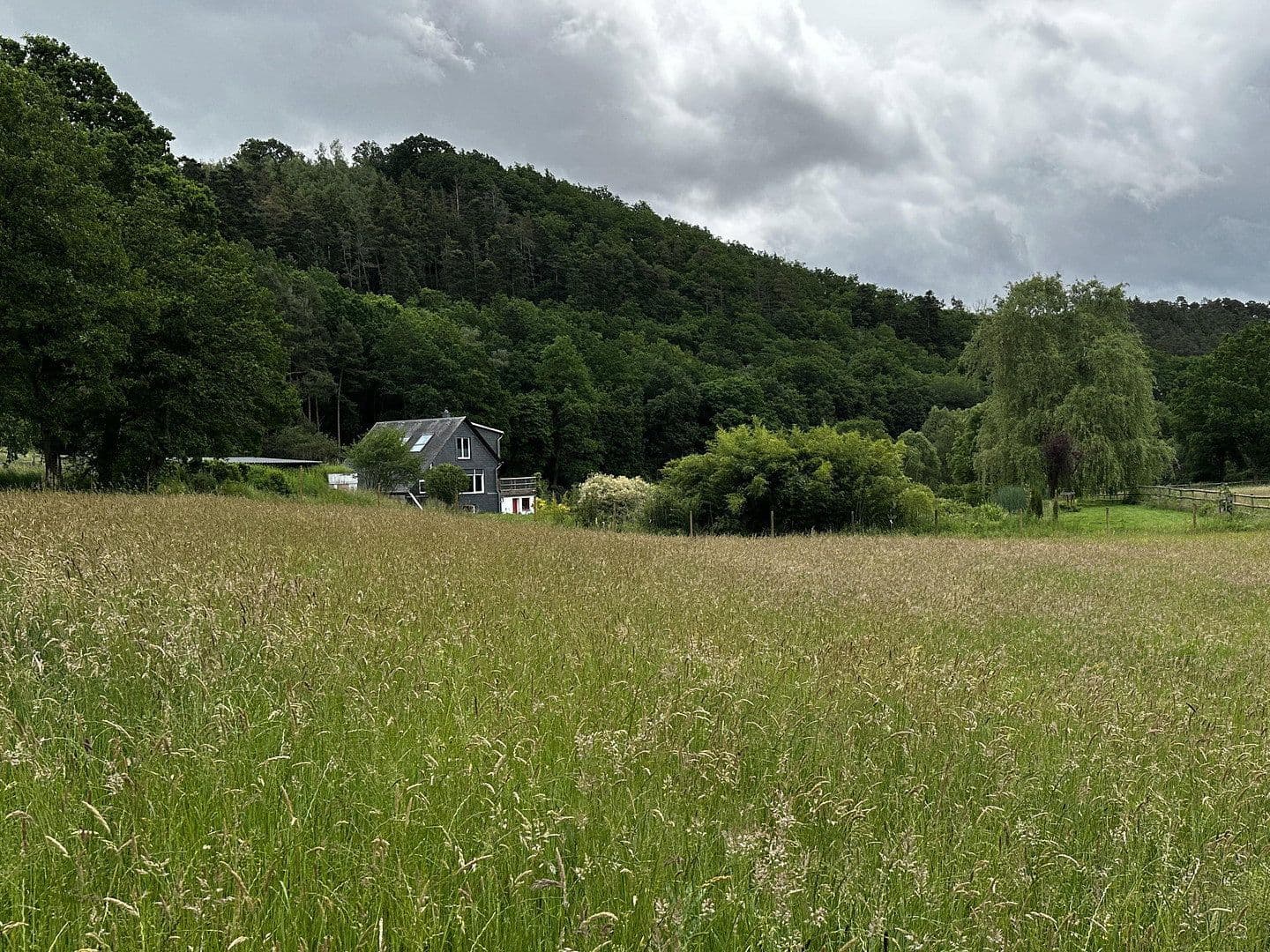 Predaj domu 140 m², pozemok 47.200 m², Kirchberg, Porýnie-Falcko Predaj domu 140 m², pozemok 47.200 m², Kirchberg, Porýnie-Falcko