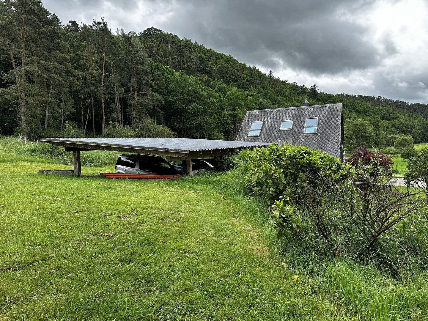Predaj domu 140 m², pozemok 47.200 m², Kirchberg, Porýnie-Falcko Predaj domu 140 m², pozemok 47.200 m², Kirchberg, Porýnie-Falcko