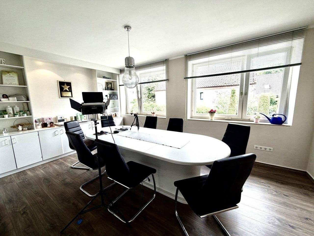 Predaj domu 417 m², pozemok 1.196 m², Burgwedel, Dolné Sasko Predaj domu 417 m², pozemok 1.196 m², Burgwedel, Dolné Sasko