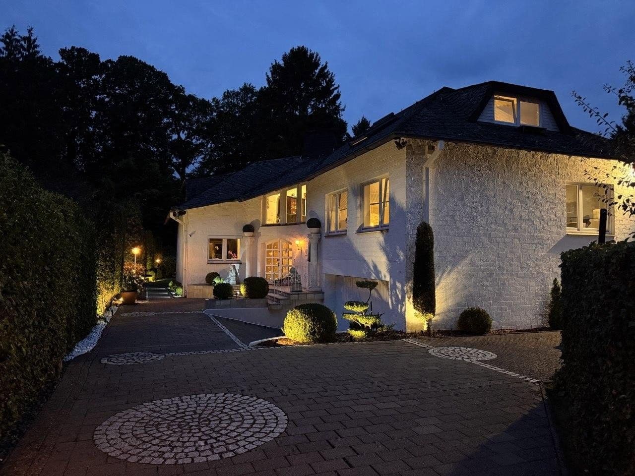 Predaj domu 417 m², pozemok 1.196 m², Burgwedel, Dolné Sasko Predaj domu 417 m², pozemok 1.196 m², Burgwedel, Dolné Sasko