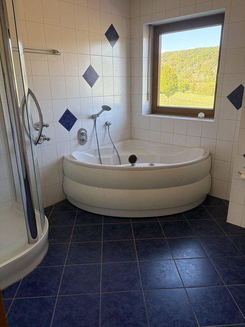 Prenájom bytu 3-izbový 87 m², Schwabelweis, Bavorsko Prenájom bytu 3-izbový 87 m², Schwabelweis, Bavorsko